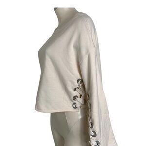 Alo Yoga Suspension pull over Cream Lace-Up Sleeve Top